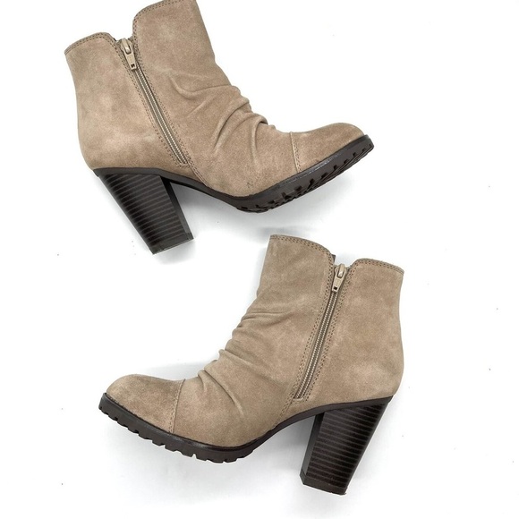 NWOB White Mountain Taft Zip‎ Up Women s Ankle Boots Light Taupe Womens size 8.5 - Picture 1 of 7